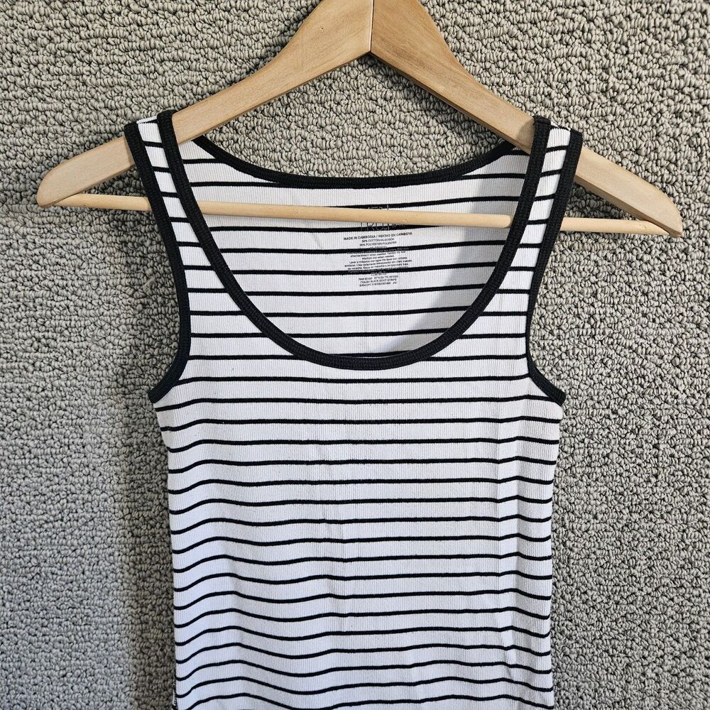 TIME AND TRU Women’s Black White Striped Ribbed Tank Top Sleeveless Size M